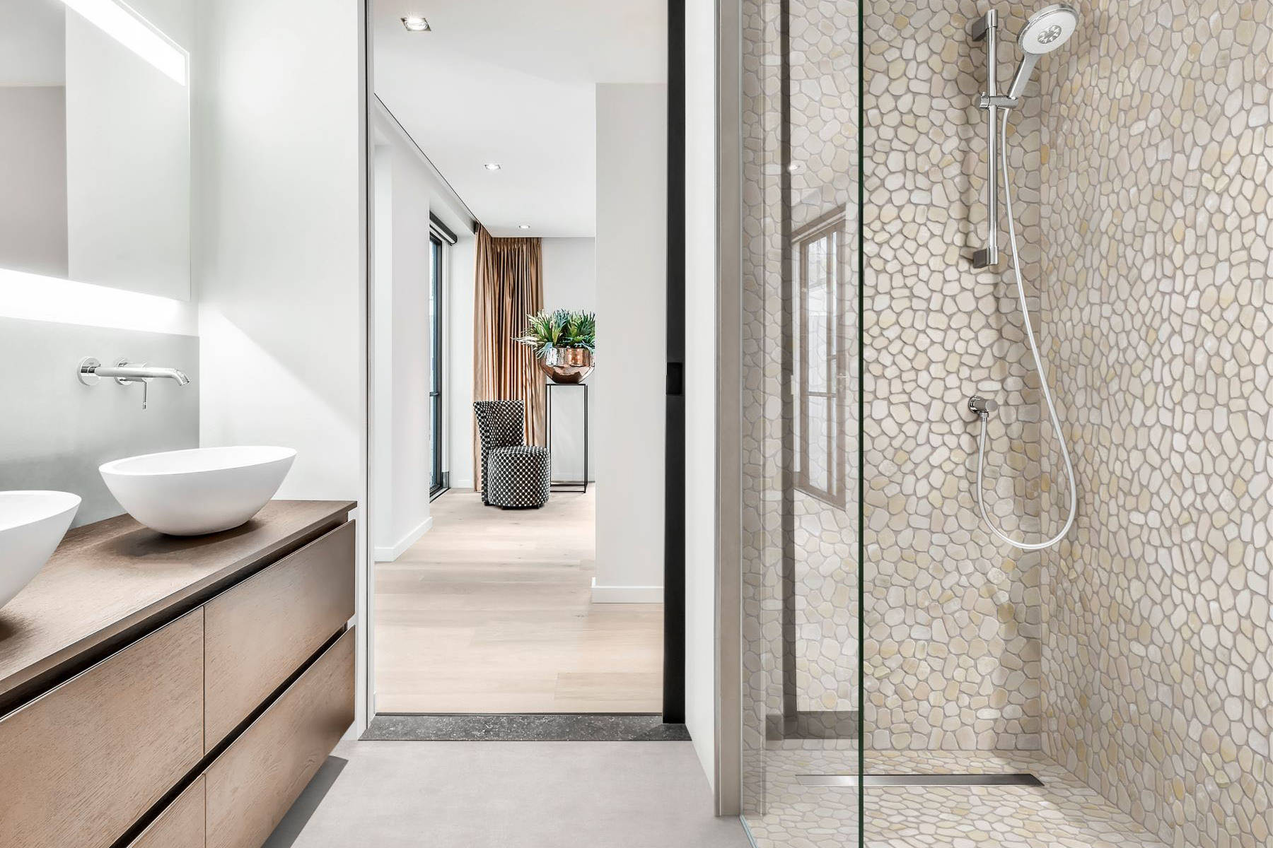 Onyx Light Beige Pebble Mosaic  | Aromaz Home