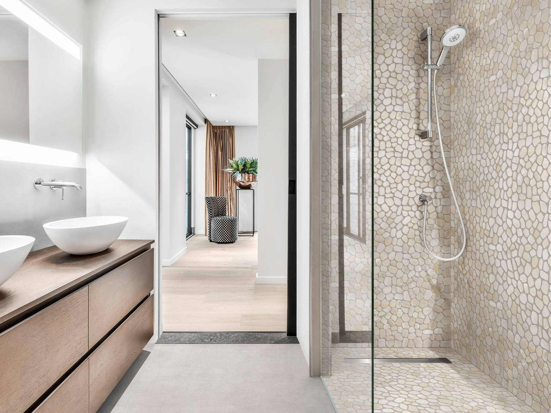 Onyx Light Beige Pebble Mosaic  | Aromaz Home